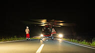 Nächtlicher Einsatz von Helikopter