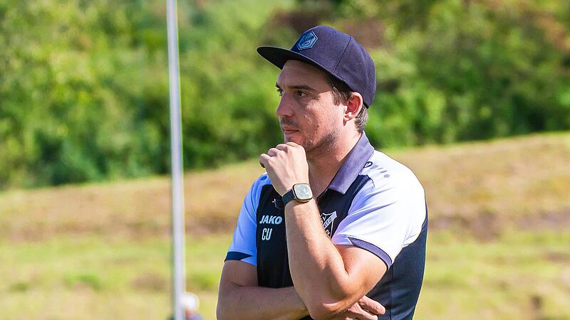 Spielertrainer Carsten Ulrich und der TSV Ködnitz können aus eigener Kraft den direkten Abstieg verhindern. Spielertrainer Carsten Ulrich und der TSV Ködnitz können aus eigener Kraft den direkten Abstieg verhindern.