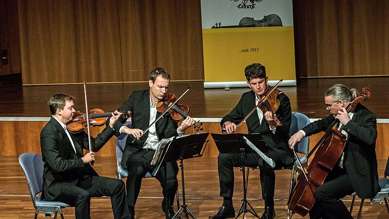 Das Bennewitz Quartett gastierte auf Einladung der Gesellschaft der Musikfreunde Coburg im Kongresshaus Rosengarten (von links): Jakub Fiser, Stepan Jezek, Jiri Pinkas und Stepan Dolezal.