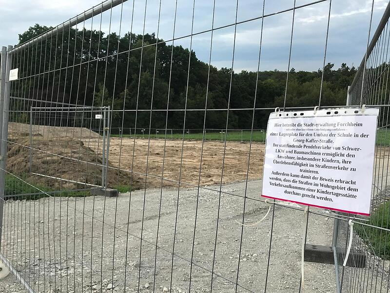 Hier in der Hutstraße in Reuth soll die Kita einmal entstehen. Das gefällt nicht jedem.Forchheim & Fränkische Schweiz Hier in der Hutstraße in Reuth soll die Kita einmal entstehen. Das gefällt nicht jedem.Forchheim & Fränkische Schweiz
