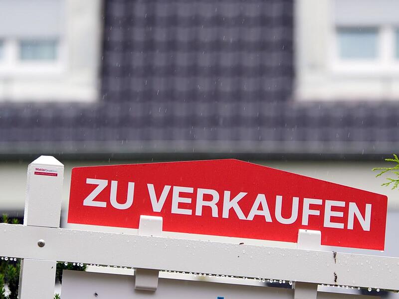 2024 sind in Bayern Wohn- und Gewerbeimmobilien mit einem Wert von knapp 50 Milliarden Euro ge- und verkauft worden – etwa zwölf Prozent mehr als im Vorjahr.