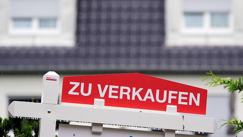 2024 sind in Bayern Wohn- und Gewerbeimmobilien mit einem Wert von knapp 50 Milliarden Euro ge- und verkauft worden &ndash; etwa zw&ouml;lf Prozent mehr als im Vorjahr.