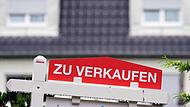 2024 sind in Bayern Wohn- und Gewerbeimmobilien mit einem Wert von knapp 50 Milliarden Euro ge- und verkauft worden – etwa zwölf Prozent mehr als im Vorjahr.