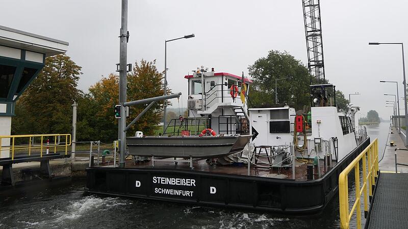 Die Schifffahrt auf dem Main wurde durch den Austausch der Hydraulikzylinder nicht beeinträchtigt. Die Schifffahrt auf dem Main wurde durch den Austausch der Hydraulikzylinder nicht beeinträchtigt.