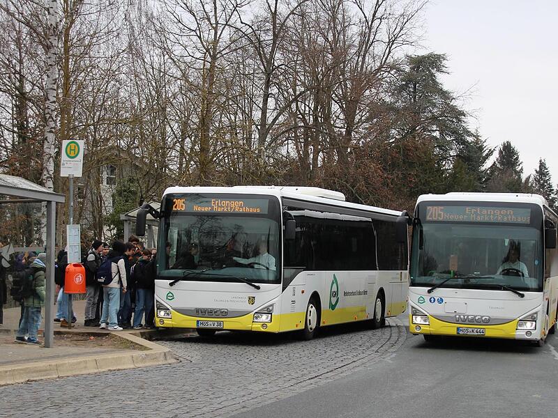 ÖPNV Erlangen-Höchstadt Die Ausgaben für den öffentlichen Nahverkehr – hier zu sehen der Busbahnhof Schwedenschanze in Höchstadt – werden weiter steigen. Auch weil sich kein Busunternehmen findet, das Linien im Landkreis eigenwirtschaftlich betreiben möchte.