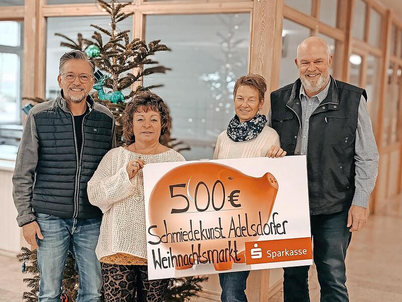 Bei der Spenden&uuml;bergabe (v.&nbsp;l.): Karsten Fischkal, Sigrid P&ouml;rner, Marion Dorsch und Georg Dorsch.