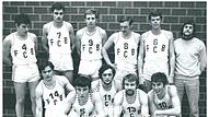 Ohne ihren US-Star Jim Wade schafften die Bamberger FC-Basketballer vor fast 51 Jahren im entscheidenden Spiel in Darmstadt den Bundesliga-Aufstieg. Die Aufstiegsspieler von Darmstadt (stehend von links)  Fritz "Fips" Hofmann, Gerhard Brand, Werner Voigt, Dieter Pfeifer, Horst Beck, Trainer Werner "Pablo" Hartmann; (kniend, v. l.)  Peter Müller, Clemens Klinger, Helmut Hempfling, Rudolf Lorber und Wolfgang Reichmann.