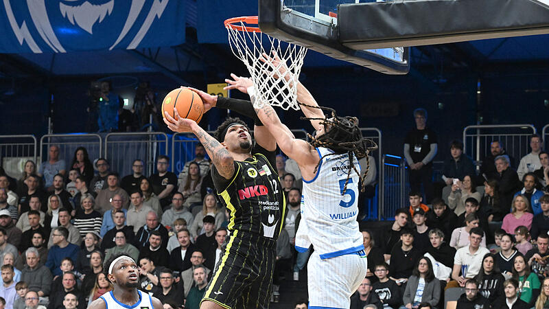 Sport Basketball 2. Bundesliga PROA Saison 2025 / 2026  27. Spieltag  am Samstag  14.03.2026  Spielbeginn 19.30 h Spielort  Karlsruhe Europahalle Hermann-Veit-Stra&szlig;e 7 PS Karlsruhe Lions gegen  BBC Bayreuth  Halbzeitergebnis 33:40 Cantia Rahming Tyrese