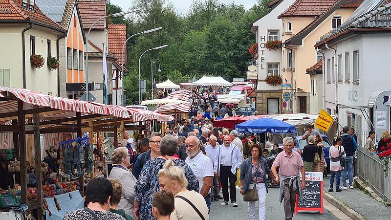 In Mitwitz wird schon die Kirchweih vom 19. bis 26. August vorbereitet. Neben dem ursprünglichen Programm sind auch einige Neuerungen vorgesehen. In Mitwitz wird schon die Kirchweih vom 19. bis 26. August vorbereitet. Neben dem ursprünglichen Programm sind auch einige Neuerungen vorgesehen.