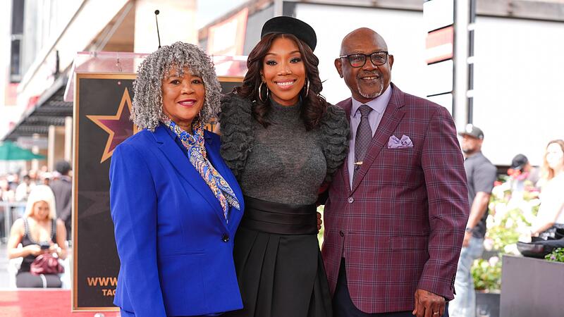Brandy bekommt Stern auf dem Walk of Fame