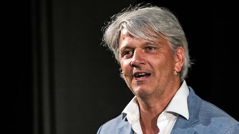 Gastspiel in Saarbrücken: Coburgs Schauspieldirektor Matthias Straub inszeniert sein Rhythm-and-Blues-Musical "Blues Brothers" am Staatstheater bei Coburgs früherem Intendanten Bodo Busse .Jochen Berger