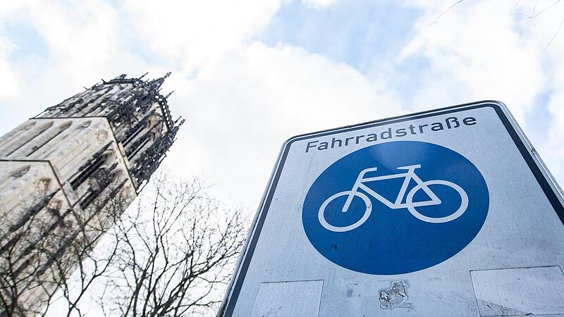 Fahrradklimatest: Der Allgemeine Deutsche Fahrrad-Club (ADFC) hat die Stadt Erlangen mit dem ersten Platz in der Kategorie "Spitzenreiter" ausgezeichnet.