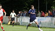 Der TSV Mönchröden um Florian Biemann (am Ball) hatte bei der DJK Hain das Nachsehen.