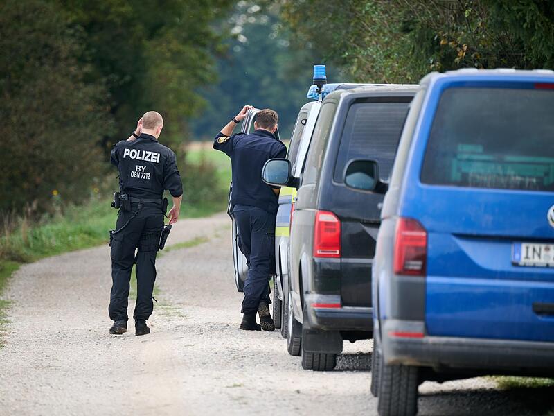 Polizei sucht mutmaßlichen Puma in Bayern Polizei sucht mutmaßlichen Puma in Bayern