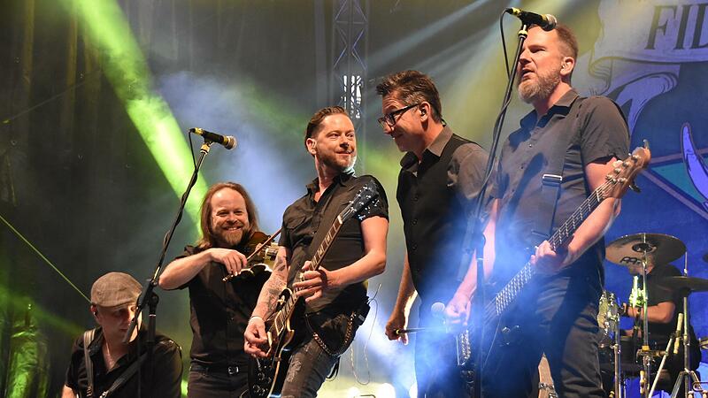 Die Band „Fiddler’s Green“ versprühte mit ihrer Musik und ihrem Auftreten pure Lebensfreude.