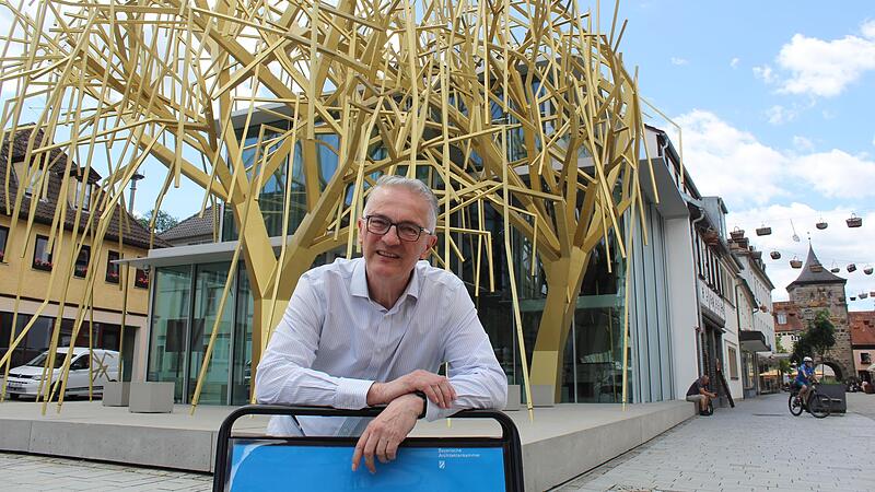 Stefan Mehl bekommt regelm&auml;&szlig;ig Meinungen zur Architektur des &bdquo;Archivs&rdquo; zu h&ouml;ren. Aus seiner Erfahrung heraus gibt es aber Unterschiede zwischen den Meinungen von Einheimischen und Ausw&auml;rtigen.