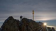 Zugspitz-Gipfelkreuz wird ins Tal geflogen und restauriert