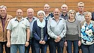 Die geehrten Mitglieder (von links, zusammen mit den Vorst&auml;nden Christoph Adrio und Christof Wigand): Friedel Weigand, Gottfried Mehling, Dieter Klubertanz, Walter Huppmann, Thea Knoblauch, Gerhard Knoblauch, Werner Fella, Anton Friedrich, Christi...