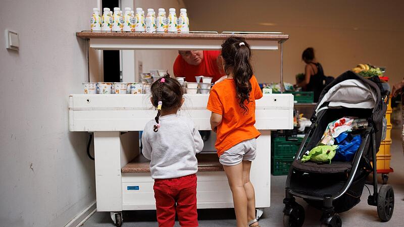 Die Kindergrundsicherung soll Leistungen wie das Kindergeld, das Kinder-Bürgergeld, den Kinderzuschlag und solche aus dem sogenannten Bildungs- und Teilhabepaket zusammenführen.