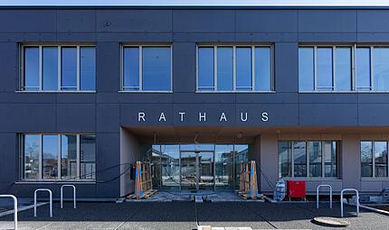Er&ouml;ffnung: So sieht das neue Rathaus in Hemhofen ausEr&ouml;ffnung: So sieht das neue Rathaus in Hemhofen aus