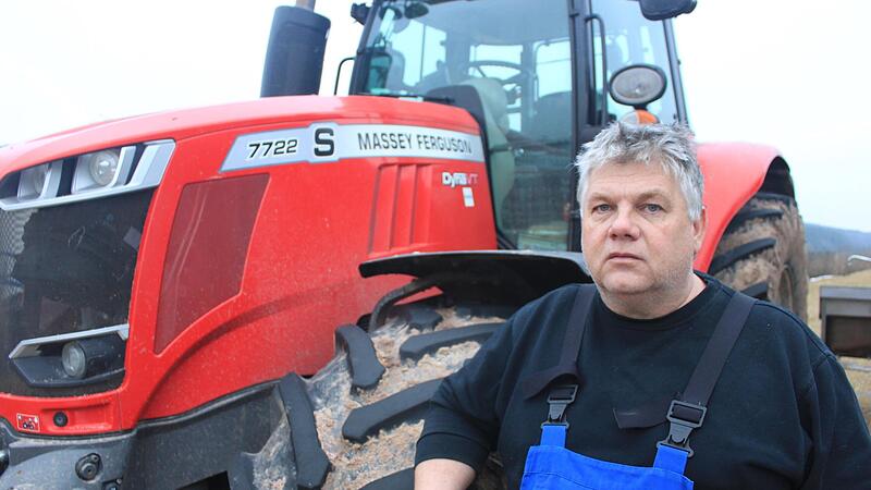 Ein Bauer hat einen Traktor und ist den ganzen Tag am Feld: Diese Idee gilt längst nicht mehr für Alfred Winkler. Ein Bauer hat einen Traktor und ist den ganzen Tag am Feld: Diese Idee gilt längst nicht mehr für Alfred Winkler.