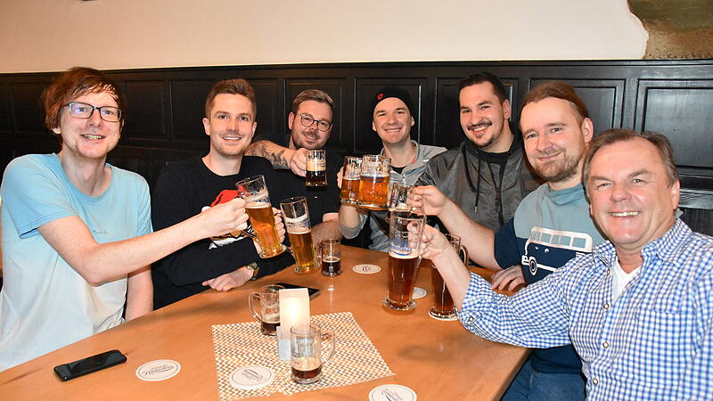 Kommunbräu feiert Heiligen Frühschoppen Kommunbräu feiert Heiligen Frühschoppen