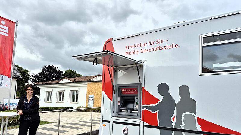 Die Mobile Geschäftsstelle gibt Kunden die Möglichkeit, ihre Bankgeschäfte zu erledigen.