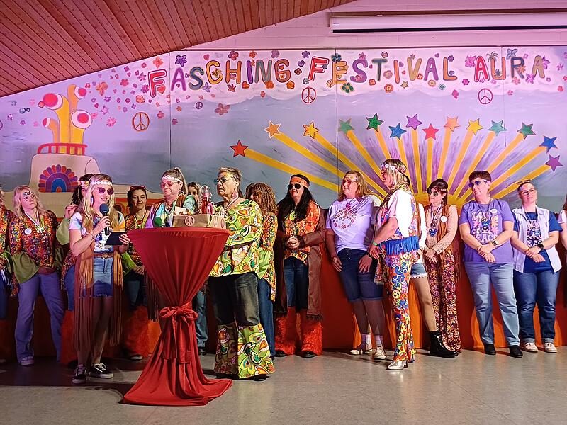 Einzug und Begr&uuml;&szlig;ungWeiberfasching Aura