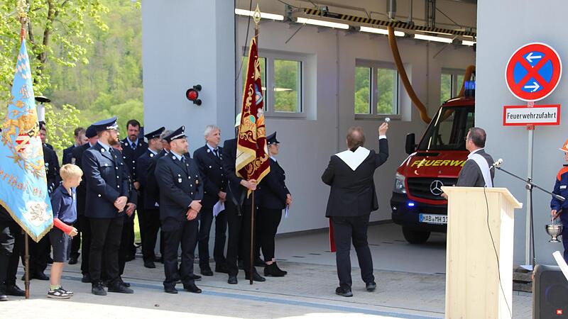 Die Einweihung und Übergabe des neuen Feuerwehr-Gerätehauses war im zurückliegenden Jahr das Highlight und der Stolz der Obererthaler Feuerwehr. Die Einweihung und Übergabe des neuen Feuerwehr-Gerätehauses war im zurückliegenden Jahr das Highlight und der Stolz der Obererthaler Feuerwehr.