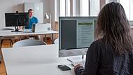 Michael Fuß, Rehabilitierungsmanager und Startup-Gründer, sowie Sabine Dorn-Pfahler, Architektin, arbeiten in einem Coworking-Space. Der Co-Working und Co-Living-Space Nordhalben Village vergibt Förderungen an Unternehmensgründer und kleine Firmen...