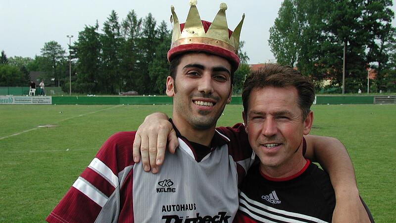 Bezirksliga Meister mit &bdquo;Eckes&ldquo; mit Trainer Wilhelm SatzingerForchheim & Fr&auml;nkische Schweiz