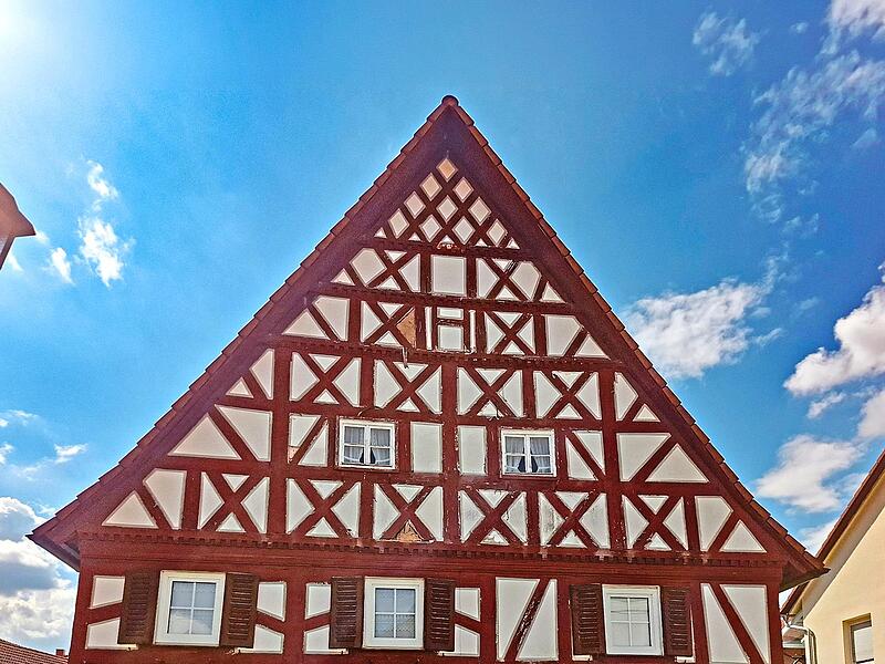Der „Sturch“, das älteste Fachwerkhaus in Ebensfeld, ist rund 370 Jahre alt. Es wurde nach dem 30-jährigen Krieg errichtet.Heinz Fischer Der „Sturch“, das älteste Fachwerkhaus in Ebensfeld, ist rund 370 Jahre alt. Es wurde nach dem 30-jährigen Krieg errichtet.Heinz Fischer