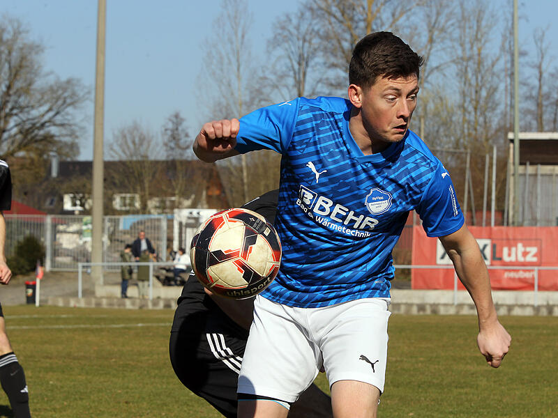 Nach 365 Tagen Leidenszeit endlich wieder auf dem Platz: Jeffry Stade (hier im Spiel gegen Buttenheim im M&auml;rz 2025).