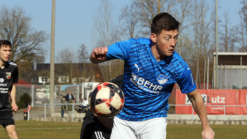 Nach 365 Tagen Leidenszeit endlich wieder auf dem Platz: Jeffry Stade (hier im Spiel gegen Buttenheim im M&auml;rz 2025).
