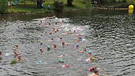 Der Start des Hofheimer Triathlons findet am Ellertshäuser See statt.