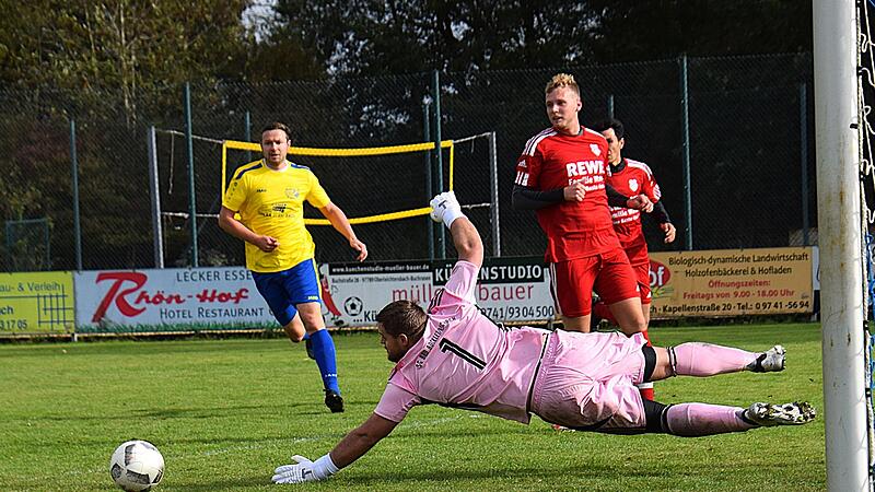 Torhüter Jakob Lorz von der SG Aschach/Bad Bocklet musste beim Gastspiel bei der SG Oberleichtersbach/Modlos einmal hinter sich greifen bei der 0:1-Niederlage seines Teams.