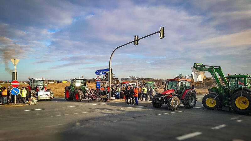 Bauernprotest an den Autobahnauffahrten Höchstadt Ost/Gremsdorf Bauernprotest an den Autobahnauffahrten Höchstadt Ost/Gremsdorf