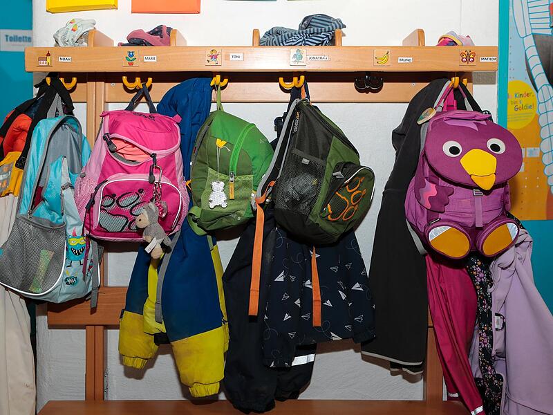 Die Kinderkrippe in Sambach sucht dringend Personal. Die Kinderkrippe in Sambach sucht dringend Personal.