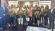 Die diesjährigen Preisträger freuen sich über ihre Auszeichnungen.