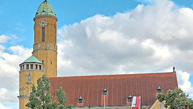 Der Kirchturm von St. Otto wird aufgrund seiner Form oft auch als „Spargelturm“ bezeichnet und ist ein Wahrzeichen der Gartenstadt.Dietmar Schutty Der Kirchturm von St. Otto wird aufgrund seiner Form oft auch als „Spargelturm“ bezeichnet und ist ein Wahrzeichen der Gartenstadt.Dietmar Schutty