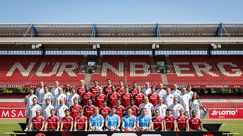Fu&szlig;ball: 2. Bundesliga, Mannschaftsfoto 1. FC N&uuml;rnberg