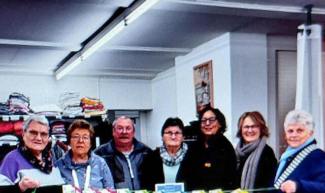 Das Bild zeigt (von links): Inge Kaiser, Marlene Prasser, Wolfgang Bär, Sieglinde Grüdl, Birgit Mildenberger, Silke Tannhäuser und Marianne Wunderlich. Das Bild zeigt (von links): Inge Kaiser, Marlene Prasser, Wolfgang Bär, Sieglinde Grüdl, Birgit Mildenberger, Silke Tannhäuser und Marianne Wunderlich.
