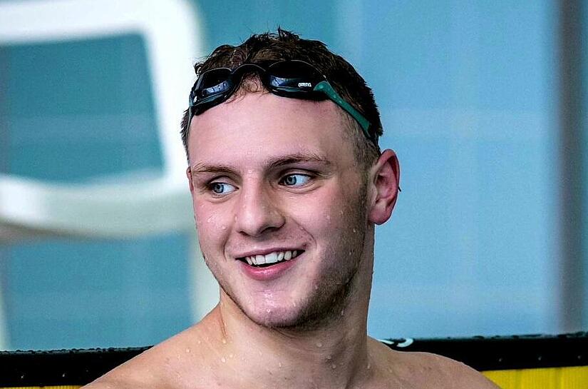 Finn-Constantin Kleinheinz schwimmt in Rostock zu seinem ersten Deutscher-Meister-Titel über 10 Kilometer. Finn-Constantin Kleinheinz schwimmt in Rostock zu seinem ersten Deutscher-Meister-Titel über 10 Kilometer.