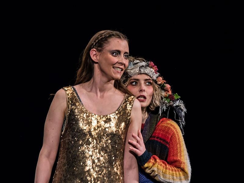 Proben-'Impressionen zu "Penthesilea" in der Coburger ReithalleProben-Impressionen "Penthesilea" in Coburg Proben-Impressionen zu "Penthesilea" in der Coburger Reithalle. Mit dem Trauerspiel von Kleist gibt Benjamin Hübner sein Regie-Debüt.