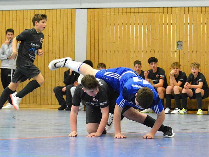 Hallenfu&szlig;ball beim TSV N&uuml;dlingen und SV Garitz