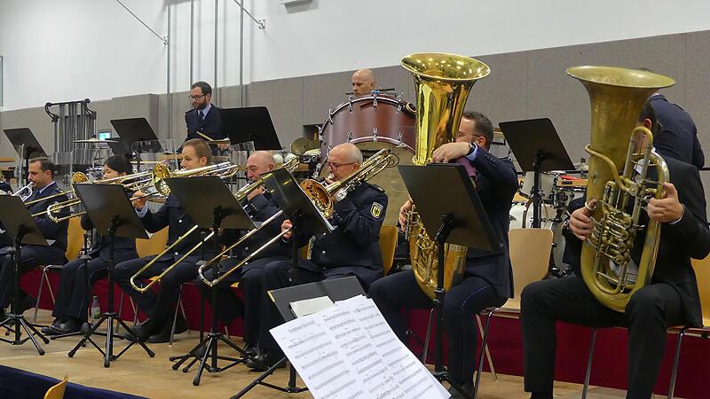 Das Bundespolizeiorchester holt am Montag, 27. Januar 2025, sein Konzert in der Heglerhalle in Oerlenbach nach, das im Dezember 2024 ausgefallen ist.