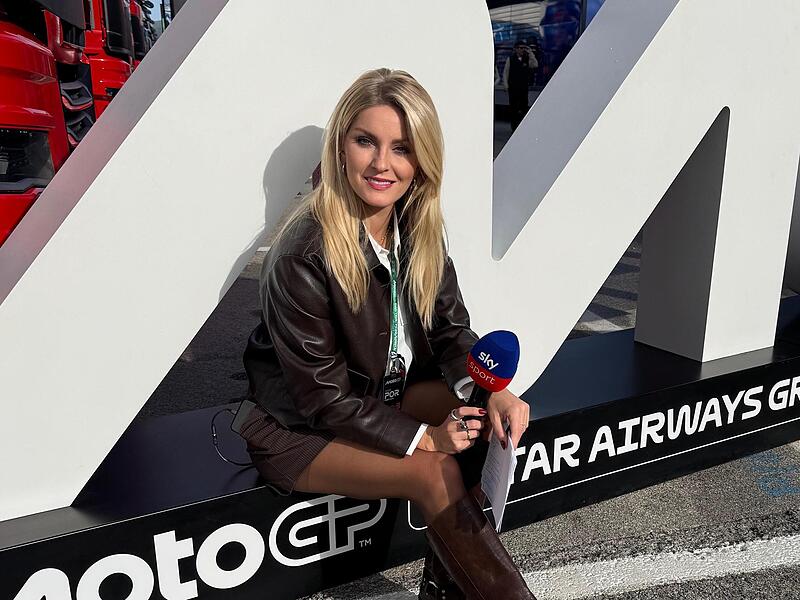 Lisa Hofmann moderiert 2026 wieder die MotoGP-&Uuml;bertragungen von Sky.