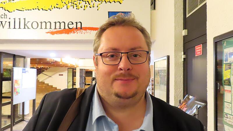 Petr Horejsi hat viel in der St&auml;dtischen Sing- und Musikschule Bad Staffelstein vor.