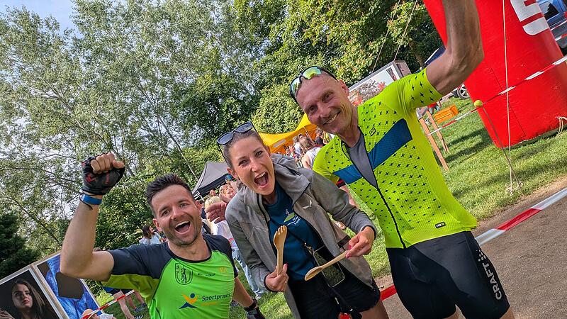 Geschafft!Jetzt erstmal durchatmen und erfrischen.Stadttriathlon Forchheim 2025