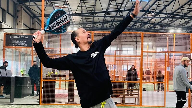 Harry Payrleitner setzt zu einem Schmetterball an.